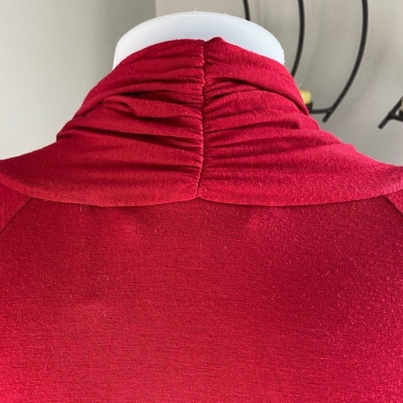 Guess by Marciano Women's Red Ultra Low Draped V-Neck Mock Tie Top Size Small - Picture 7 of 13